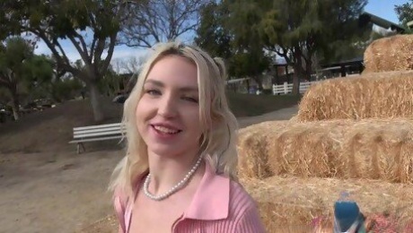 Outdoor dicking in public with a blonde chick - Britt Blair