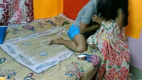 Indian Bengali xxx Bhabhi amateur fucking with handsome devar! Hindi hot sex with clear audio