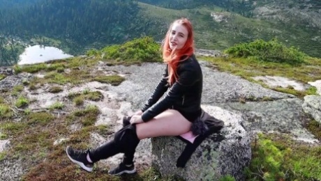 Girl decided to relax, masturbate her pussy and get an orhigh in the mountains!
