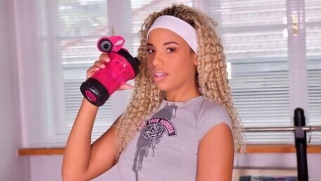 Romy Indys blowjob xxx byHardcore